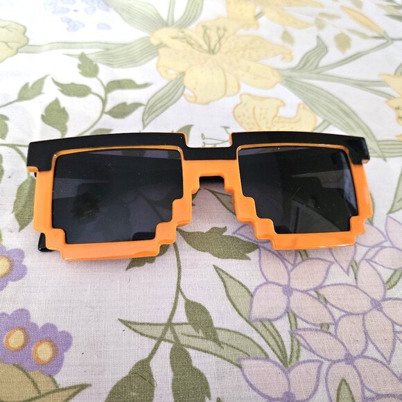 Lootcrate Collectible Orange Pixel Sunglasses - Picture 1 of 4